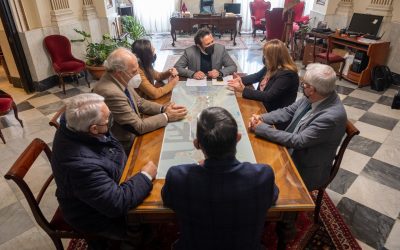 El alcalde recibe a Toñi Martínez Novas, pregonera de la Semana Santa de 2022