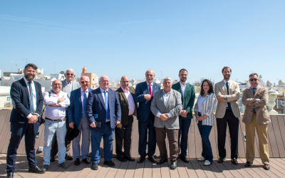 El Consejo Local de Cofradías de Cádiz ha recibido el premio Gota a Gota de la Fundación Cajasol.
