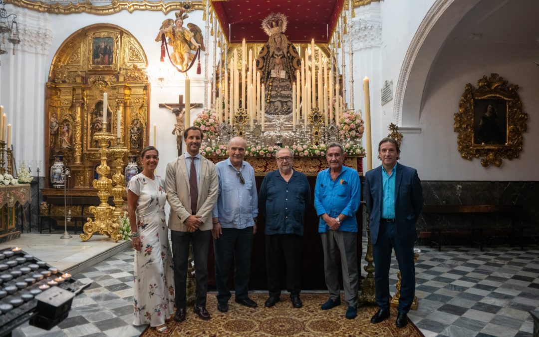 Tercer día de celebración del Besamanos Magno