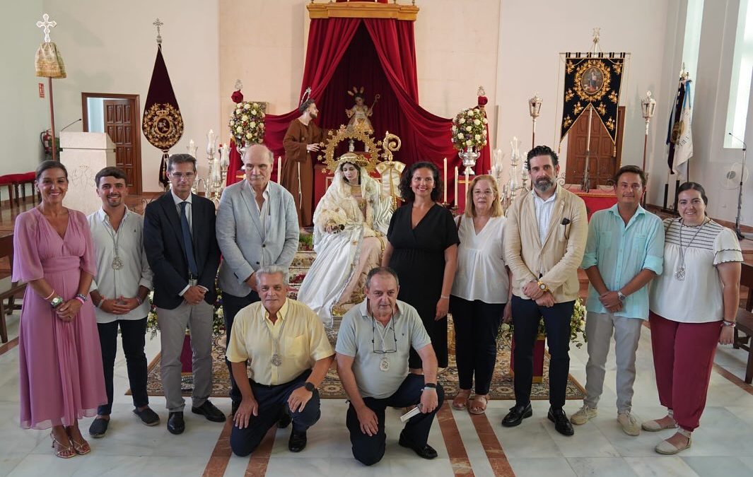 Primer día de celebración del Besamanos Magno