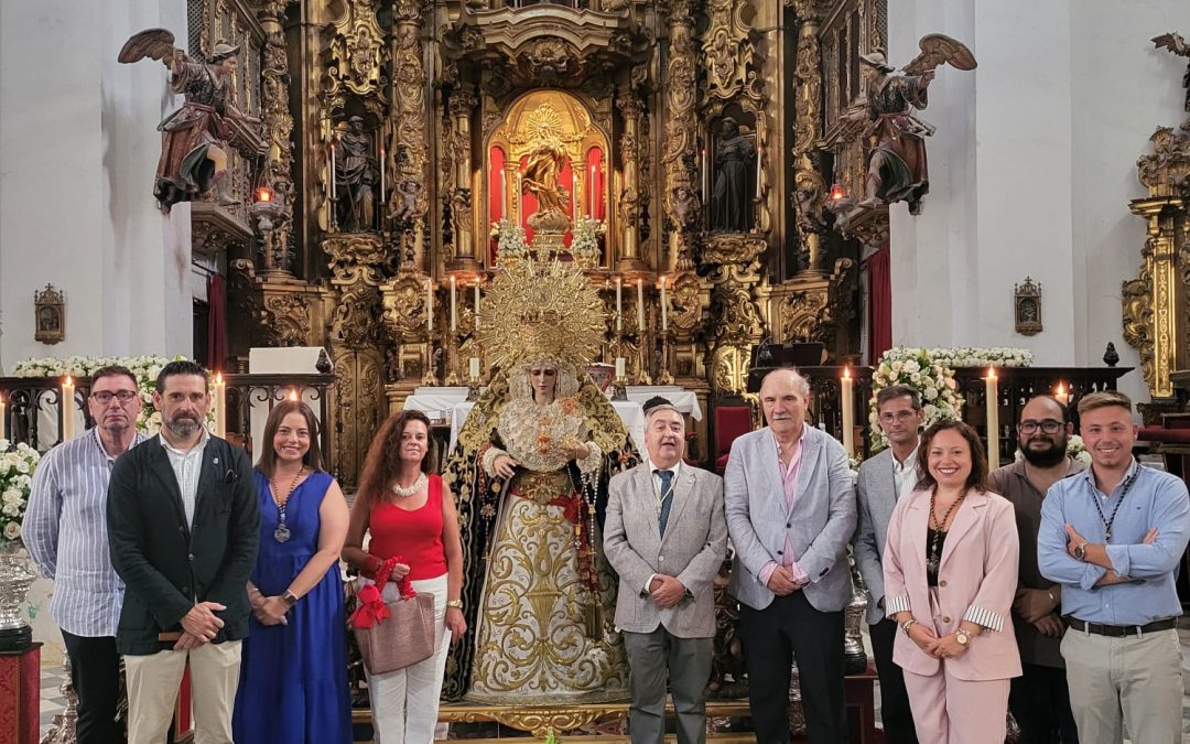 Segundo día de celebración del Besamanos Magno