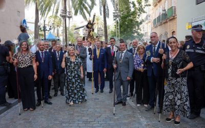 El presidente del Consejo de Hermandades y Cofradias de Cadiz ha acompañado a la cofradia del Nazareno en su regreso a la iglesia de Santa María
