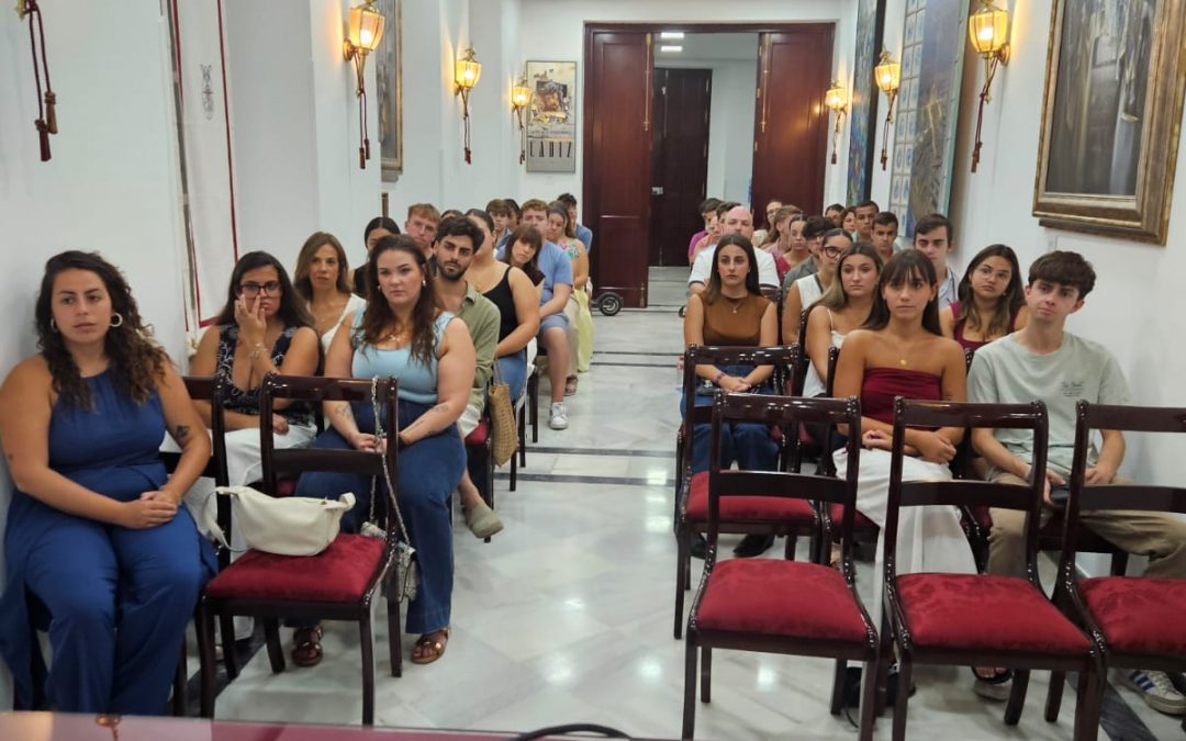 Reunión en la sede del Consejo con los vocales de la Juventud de las Hermandades
