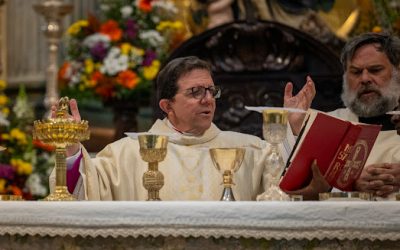 El presidente del Consejo de Hermandades, Juan Carlos Jurado, asiste a la presentación en Cádiz del nuevo administrador apostólico